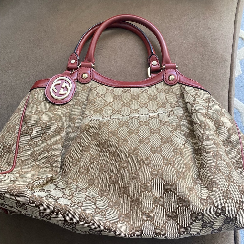 Authentic Gucci sukey tote. - Picture 2 of 3